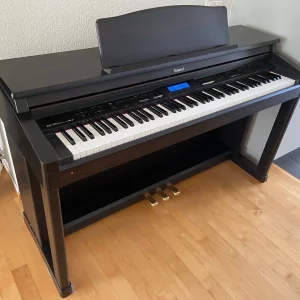 Piano Điện Roland KR570